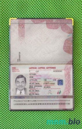 Łotwa paszport (2015-obecnie) wygląd zdjęcia pliki PSD, skan i fotografowany obraz